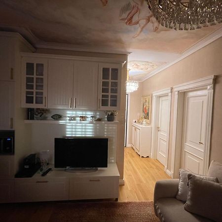 Deoni Apartment Luxury Тирана Экстерьер фото