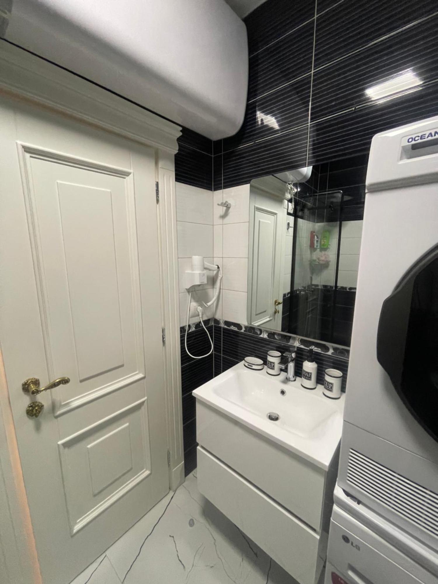 Deoni Apartment Luxury Тирана Экстерьер фото